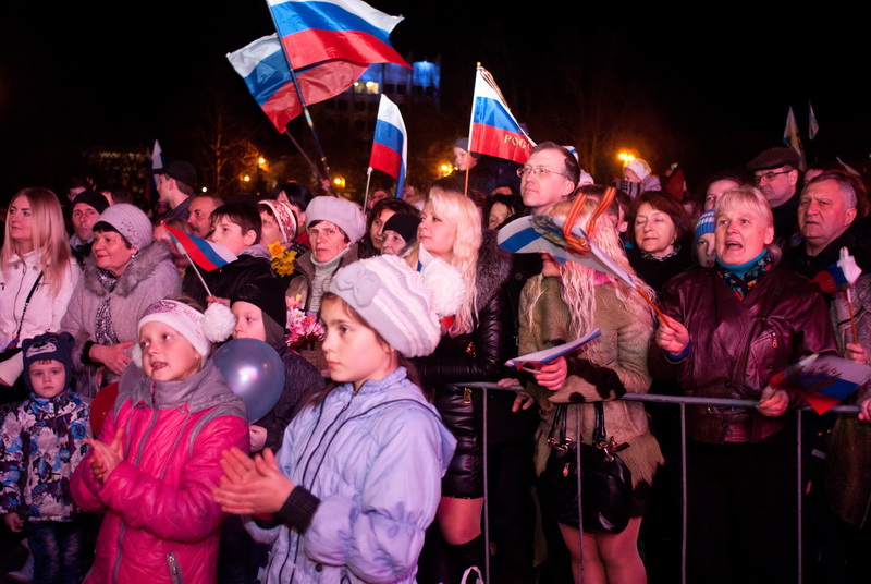 В Севастополе устроили салют и праздничный концерт