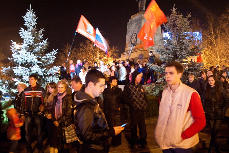 В Севастополе устроили салют и праздничный концерт