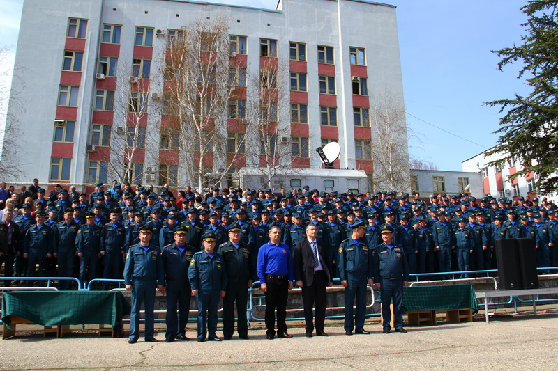 Министр МЧС России вручил крымским спасателям ключи от новой техники