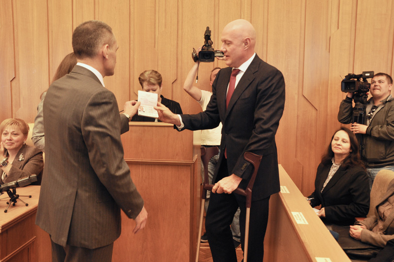 Члены Президиума парламента Крыма получили российские паспорта