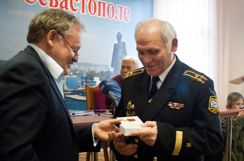В Севастополе наградили защитников города и полуострова