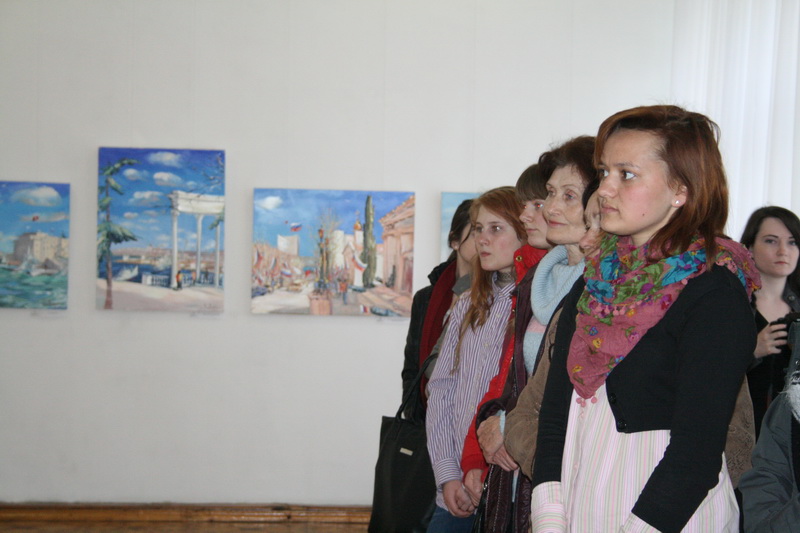 В Симферополе открылась выставка-летопись событий в Крыму