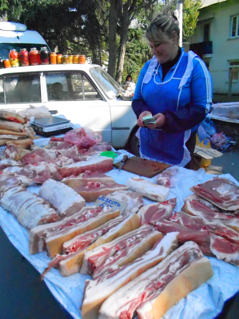 В Алуште проходит весенняя сельскохозяйственная ярмарка
