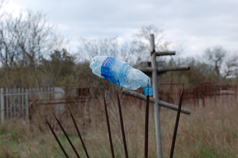 На Старорусском кладбище в Симферополе прошел субботник