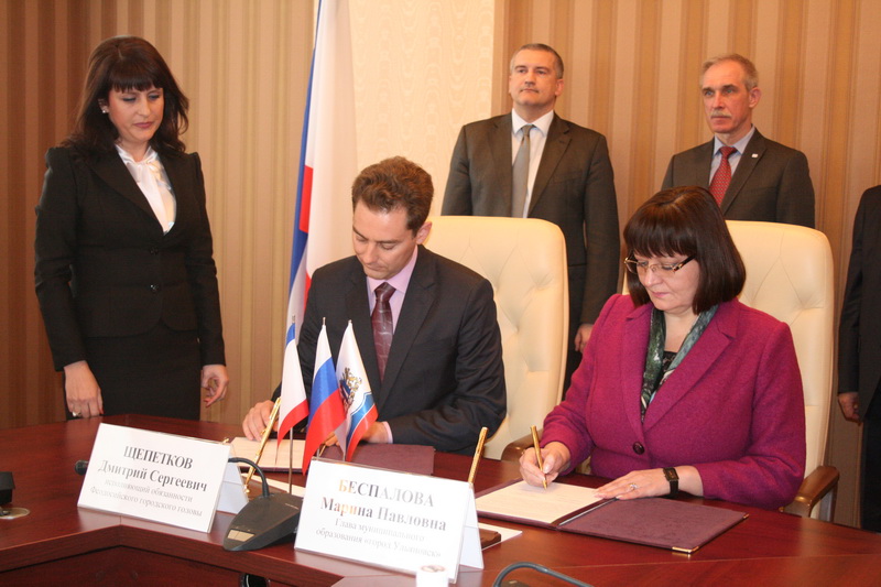 В Совмине подписали договор о сотрудничестве между Крымом и Ульяновской областью