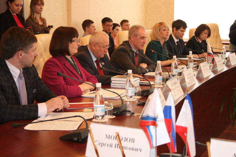 В Совмине подписали договор о сотрудничестве между Крымом и Ульяновской областью