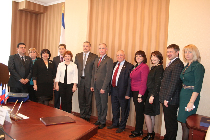 В Совмине подписали договор о сотрудничестве между Крымом и Ульяновской областью