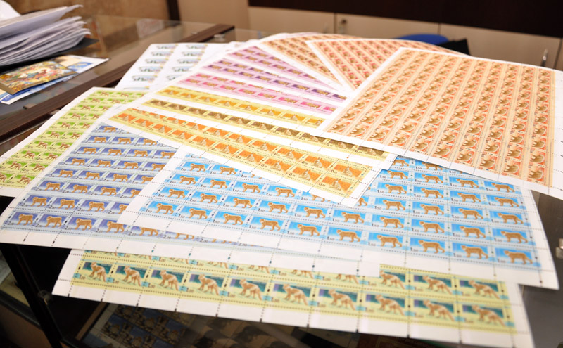 В почтовых отделениях Крыма появились российские марки