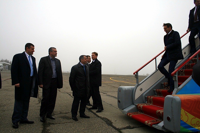 В Симферополь прилетел глава Госдумы России 