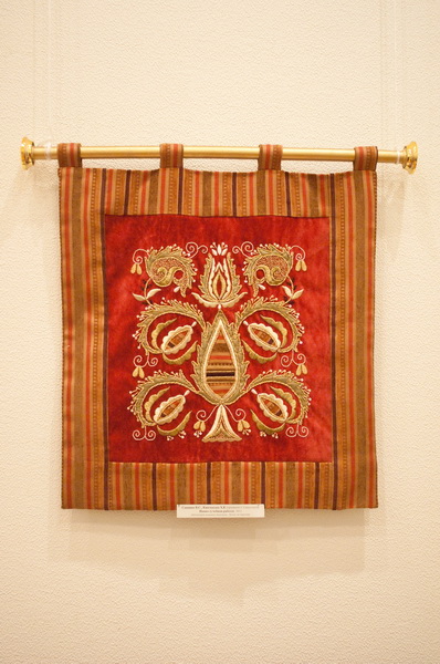 В Севастополе открылась выставка крымскотатарского прикладного искусства