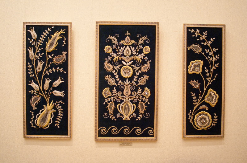 В Севастополе открылась выставка крымскотатарского прикладного искусства