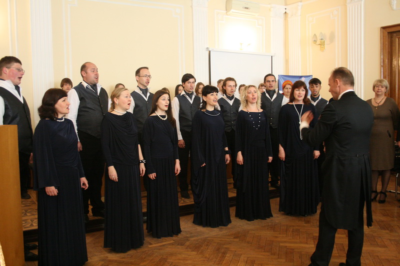 В Симферополе ко Дню здоровья провели флешмоб