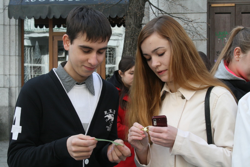 В Симферополе ко Дню здоровья провели флешмоб