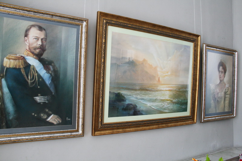 В Симферополе открылась юбилейная выставка крымской художницы