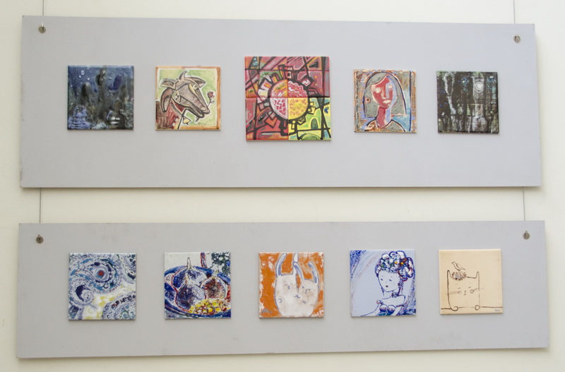 В Севастополе открылась выставка керамической живописи