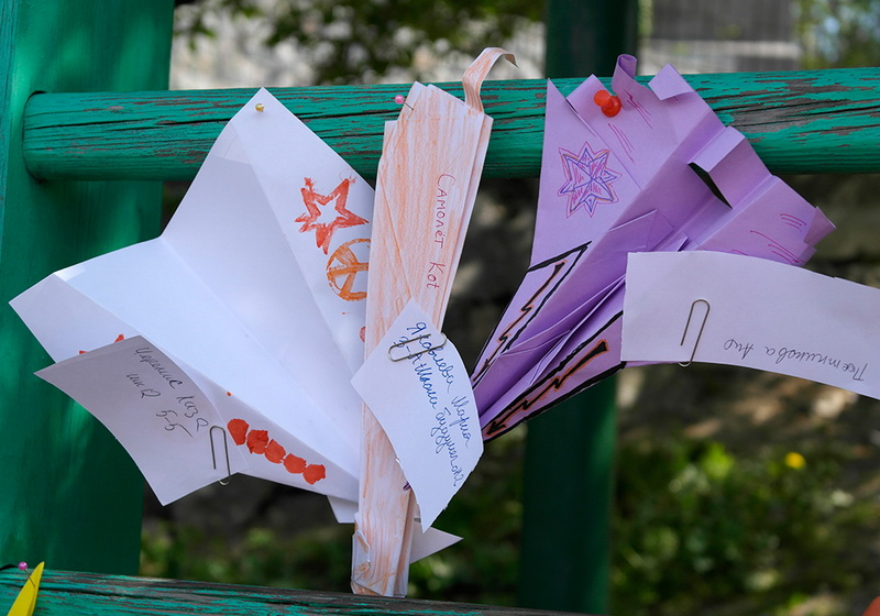 В Ялте прошел фестиваль бумажных самолетиков