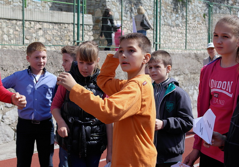 В Ялте прошел фестиваль бумажных самолетиков