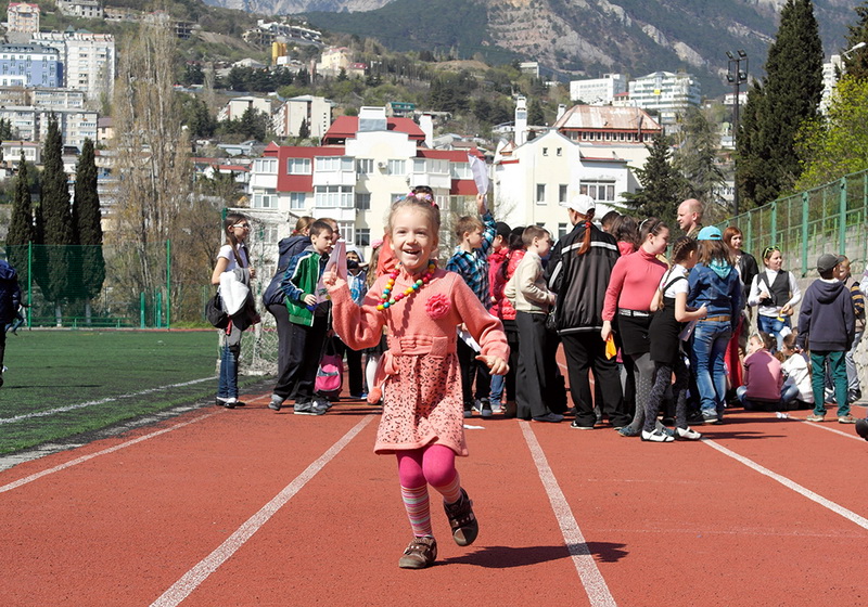 В Ялте прошел фестиваль бумажных самолетиков