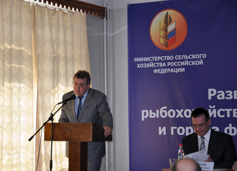 Министр сельского хозяйства РФ пообщался с представителями агросектора Крыма