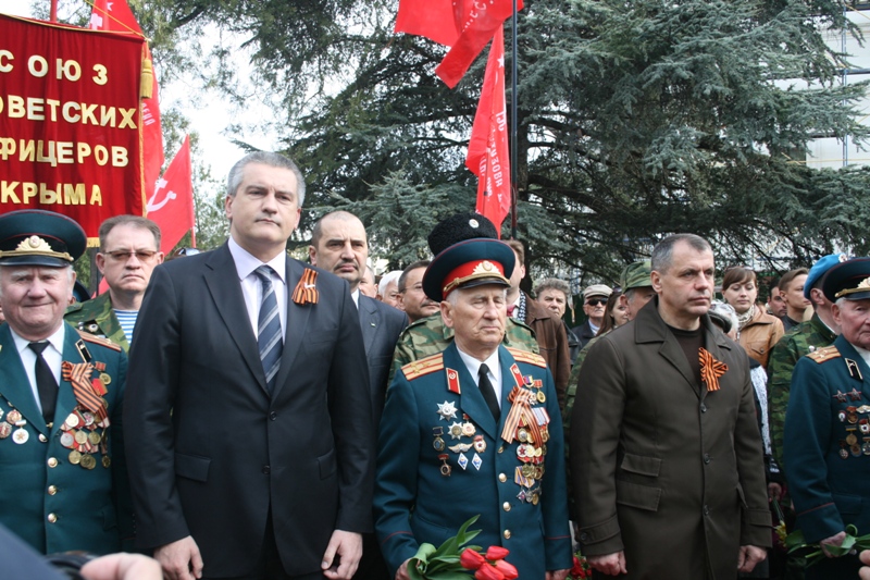 В Симферополе почтили память освободителей города