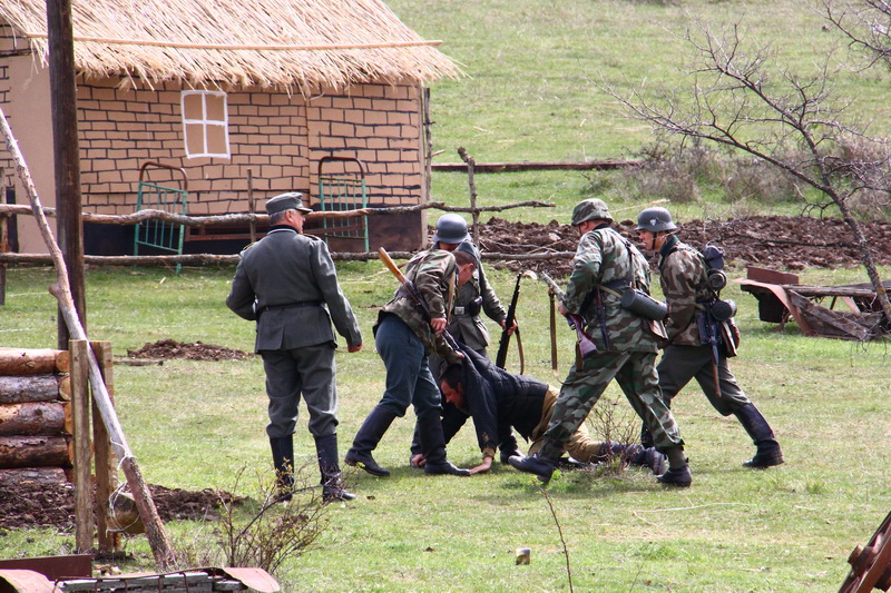 В Симферопольском районе устроили военную реконструкцию