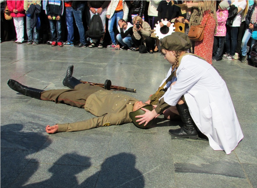 В Симферополе провели общегородскую минуту молчания 