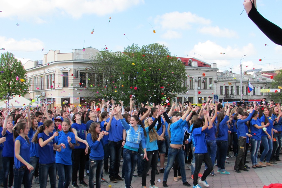 В Симферополе провели общегородскую минуту молчания 