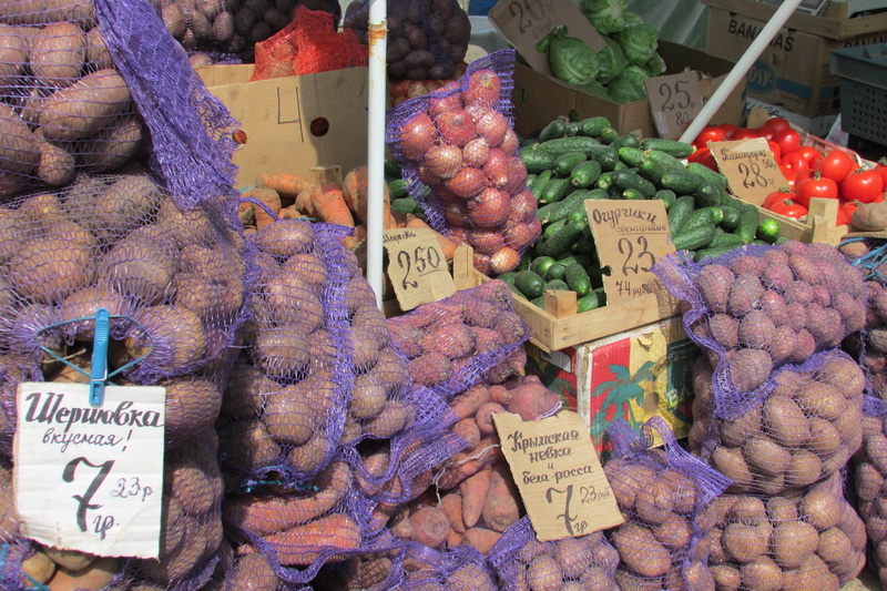 Повышение цен в торговых сетях Крыма связано с падением гривны, – Темиргалиев