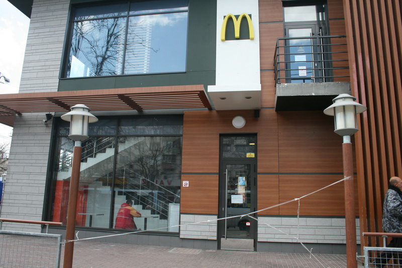 В Симферополе на месте «Макдональдса» планируют открыть другой фаст-фуд