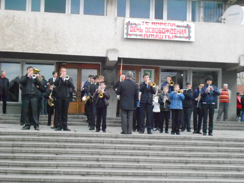 В Алуште проходят торжества в честь 70-летия освобождения города от фашистов
