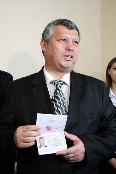 Рескомнац выдал крымским татарам первые российские паспорта