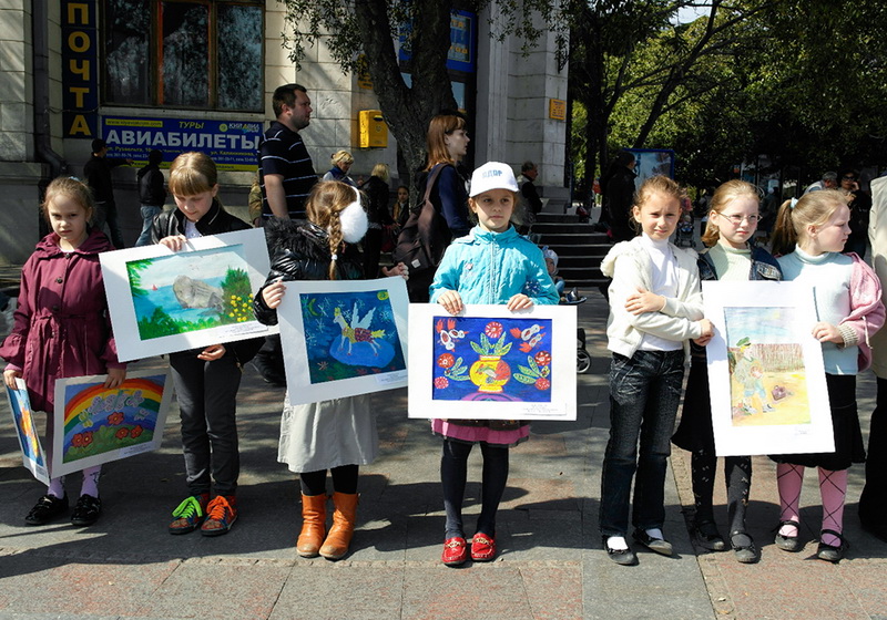 В Ялте провели акцию «Живая цепь»