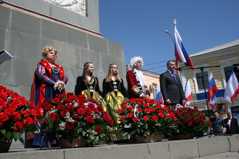 В Симферополе отметили годовщину подписания манифеста о присоединении Крыма к России