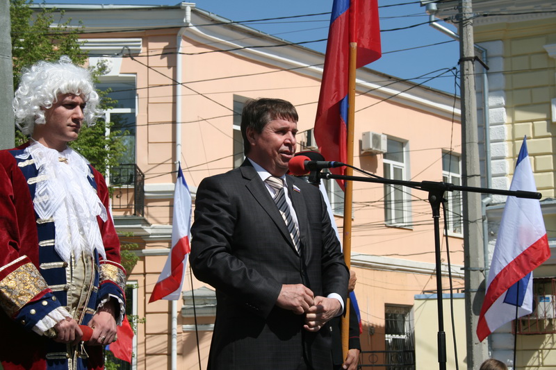 В Симферополе отметили годовщину подписания манифеста о присоединении Крыма к России