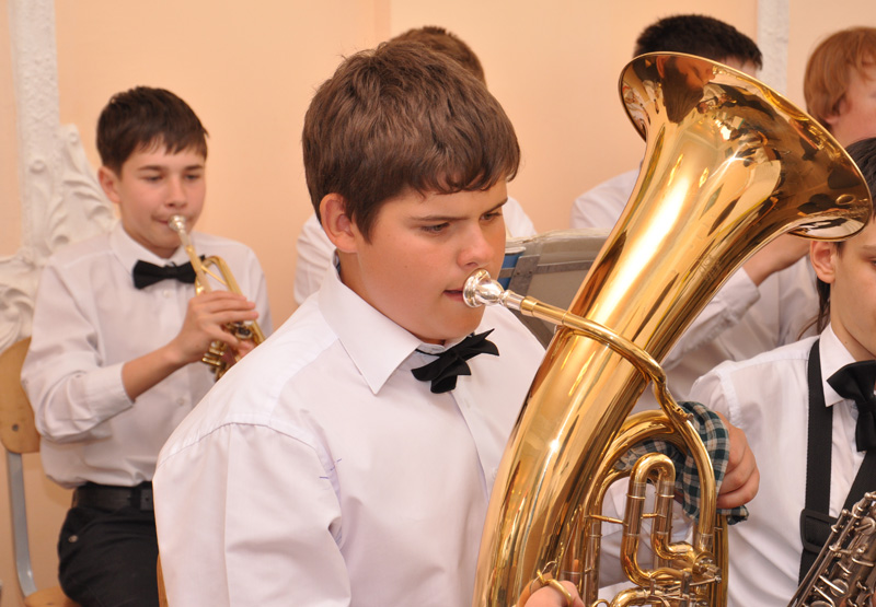 В Крыму первые выпускники школ получили российские паспорта