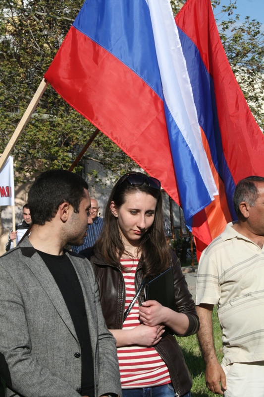 В Симферополе зажгли свечи в память о геноциде армянского народа 