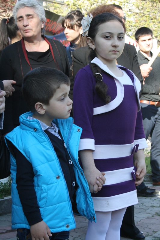 В Симферополе зажгли свечи в память о геноциде армянского народа 