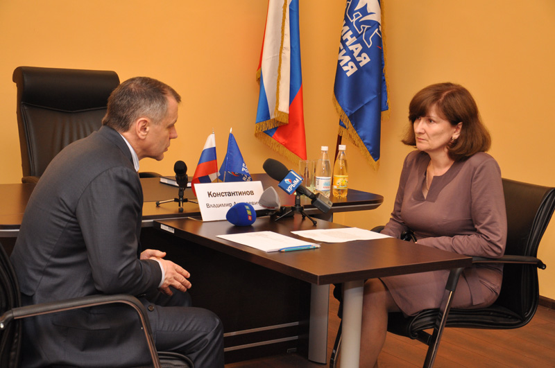 В Симферополе открылась общественная приемная Медведева