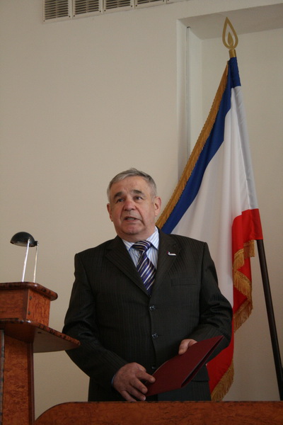 В Симферополе общественные организации получили российскую регистрацию