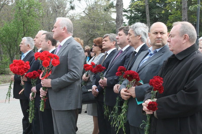 В Симферополе почтили память жертв Чернобыльской катастрофы