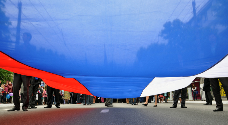 В первомайской демонстрации в Симферополе приняли участие около 100 тыс. человек