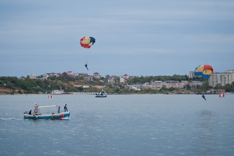 В Севастополе состоялся парашютный фестиваль