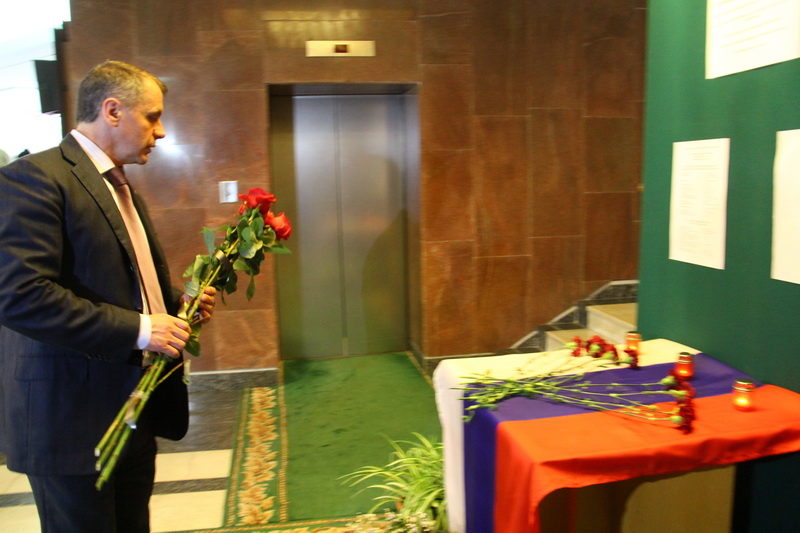 В крымском парламенте почтили память погибших одесситов