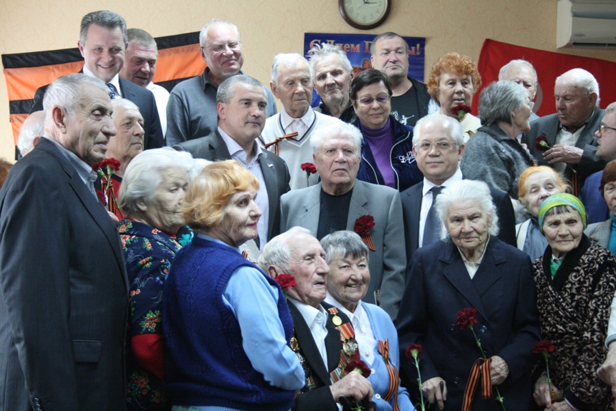 Крымские ветераны получили бесплатную подписку на «Российскую газету»