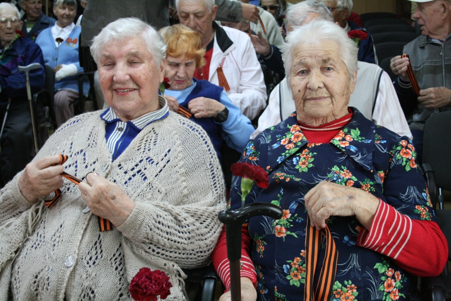 Крымские ветераны получили бесплатную подписку на «Российскую газету»