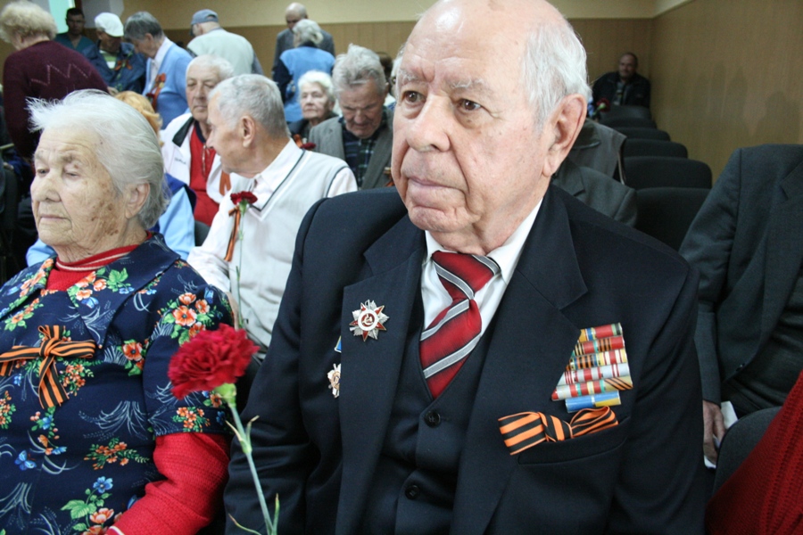 Крымские ветераны получили бесплатную подписку на «Российскую газету»