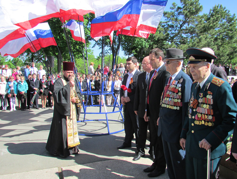 В Симферополе прошел митинг, посвященный 69-й годовщине Победы 