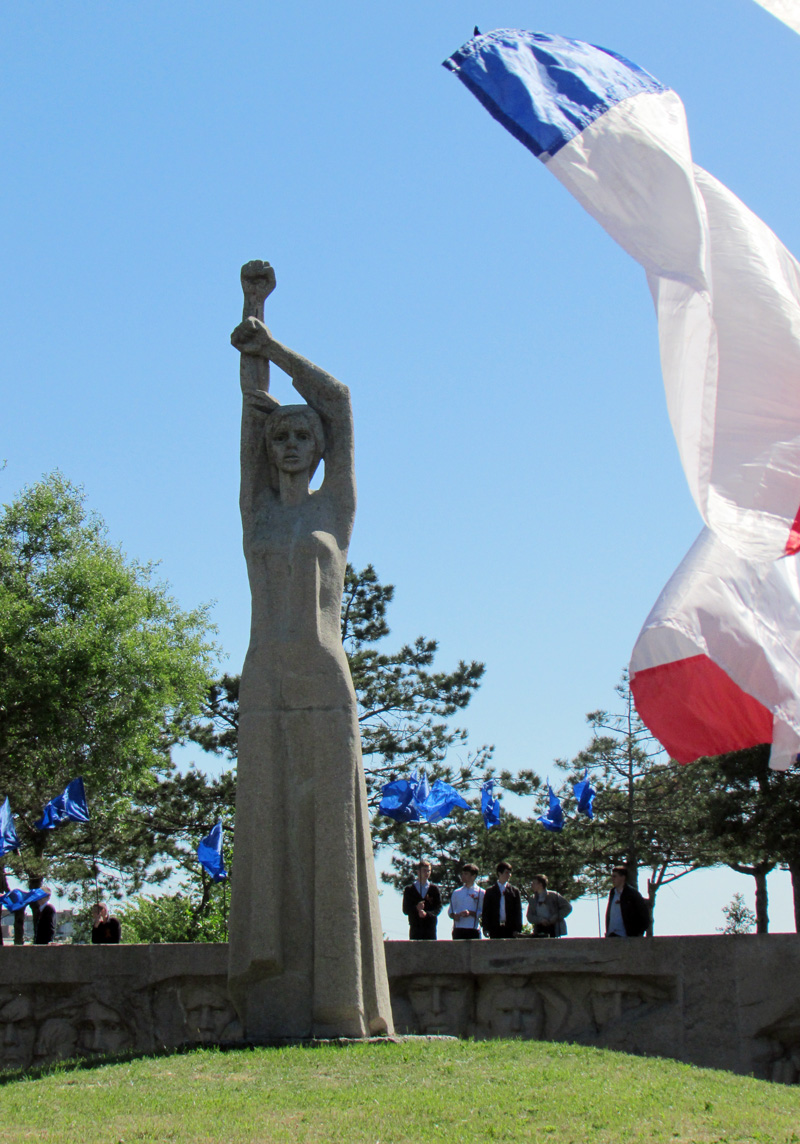 В Симферополе прошел митинг, посвященный 69-й годовщине Победы 
