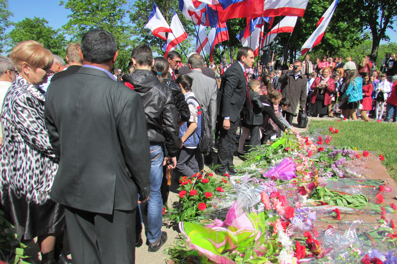 В Симферополе прошел митинг, посвященный 69-й годовщине Победы 