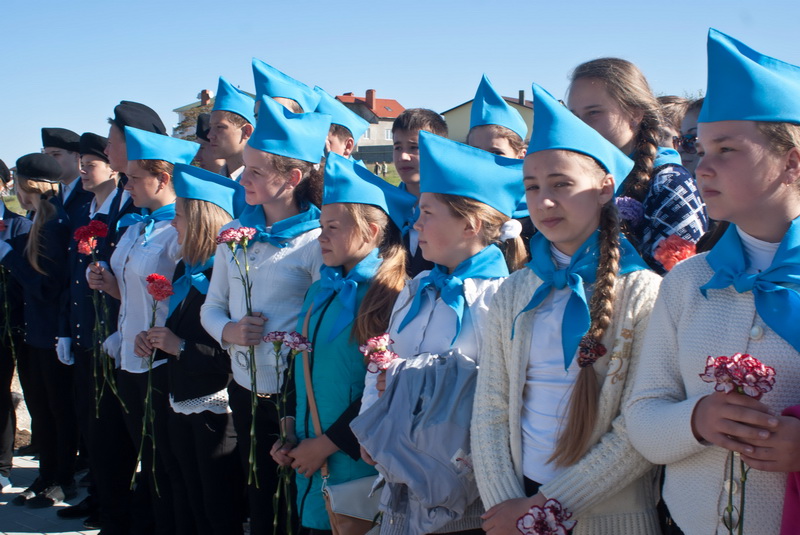 В Севастополе открыли памятник героям нашим дней